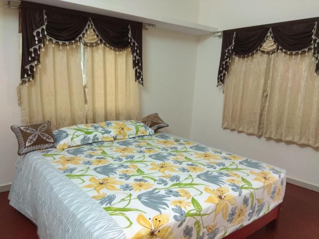 Srb Residency Hotel Tiruvannāmalai Eksteriør billede