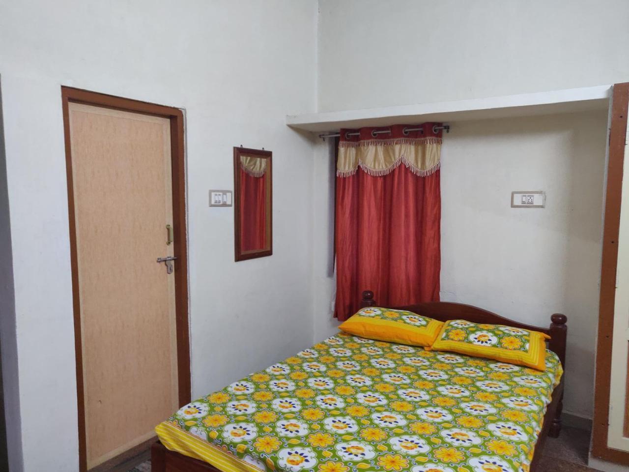 Srb Residency Hotel Tiruvannāmalai Eksteriør billede