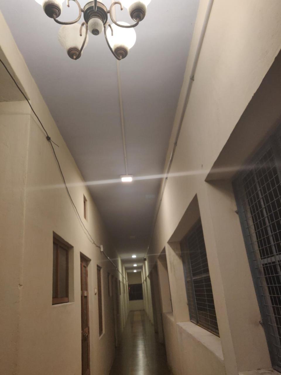 Srb Residency Hotel Tiruvannāmalai Eksteriør billede